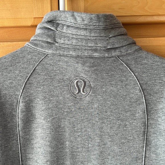 Lululemon •• Light as Warm Jacket - Picture 7 of 7